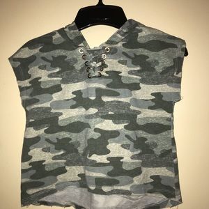 Cano no- sleeved shirt